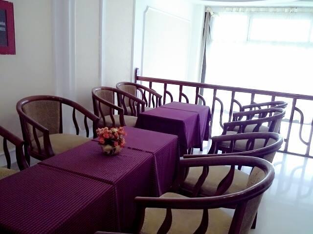 Elly Hotel Hanoi Exterior photo